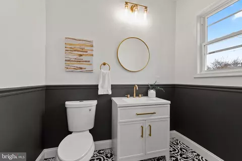 Bath - 3514 Fairview Ave, Baltimore, MD 21216 photo 1 of 6