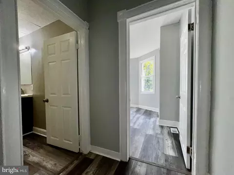 Entry Way - 3003 Chelsea Ter, Baltimore, MD 21216 photo 1 of 3