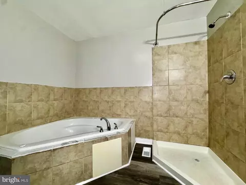 Bath - 3003 Chelsea Ter, Baltimore, MD 21216 photo 2 of 5