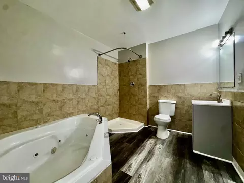 Bath - 3003 Chelsea Ter, Baltimore, MD 21216 photo 3 of 5