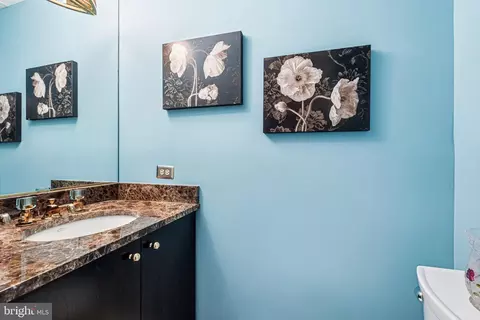 Bath - 10 E Lee St #1204, Baltimore, MD 21202 photo 1 of 3