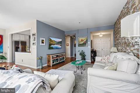 Living - 10 E Lee St #1204, Baltimore, MD 21202 photo 3 of 3