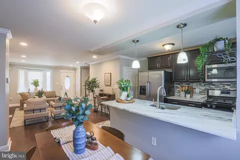 Entry Way - 1322 Limit Ave, Baltimore, MD 21239 photo 2 of 4