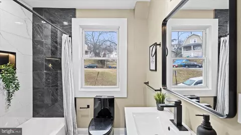 Bath - 3400 Cotwood Pl, Baltimore, MD 21215 photo 2 of 6