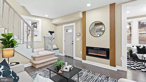 Entry Way - 3400 Cotwood Pl, Baltimore, MD 21215 photo 3 of 11