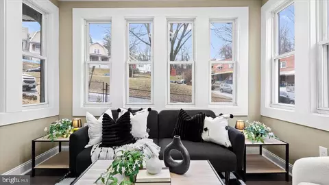 Entry Way - 3400 Cotwood Pl, Baltimore, MD 21215 photo 6 of 11