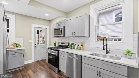 Entry Way - 3400 Cotwood Pl, Baltimore, MD 21215 photo 9 of 11