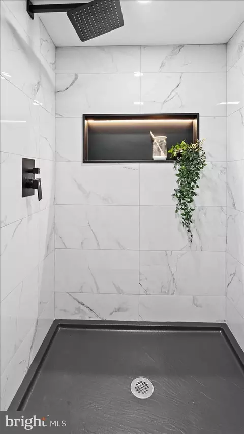 Bath - 3400 Cotwood Pl, Baltimore, MD 21215 photo 6 of 6