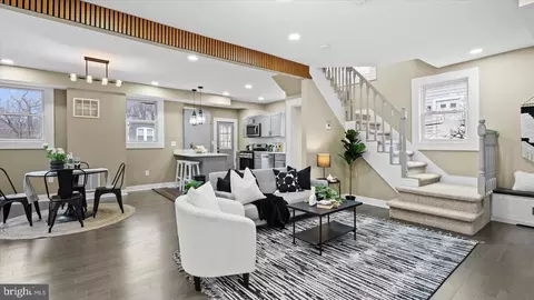Entry Way - 3400 Cotwood Pl, Baltimore, MD 21215 photo 5 of 11