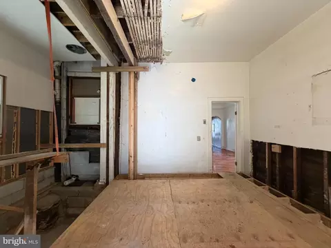 Entry Way - 403 E 31st St, Baltimore, MD 21218 photo 3 of 13