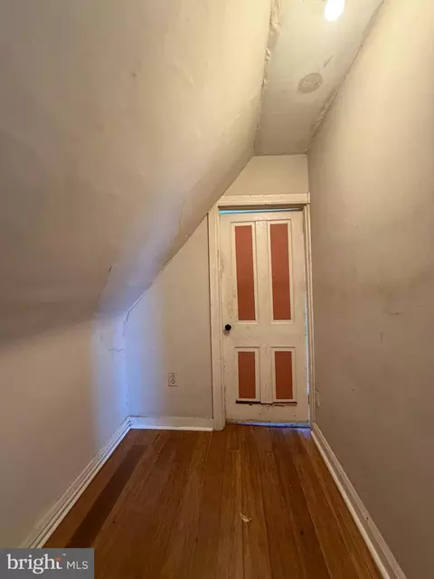 Entry Way - 403 E 31st St, Baltimore, MD 21218 photo 7 of 13