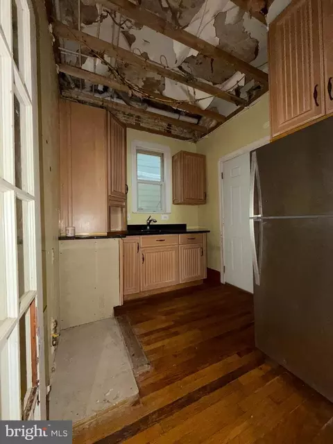 Entry Way - 403 E 31st St, Baltimore, MD 21218 photo 4 of 13