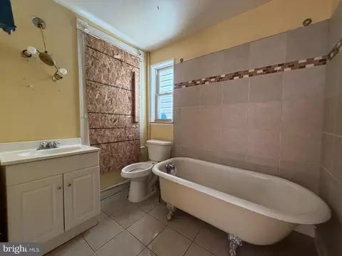 Bath - 403 E 31st St, Baltimore, MD 21218 photo 3 of 3