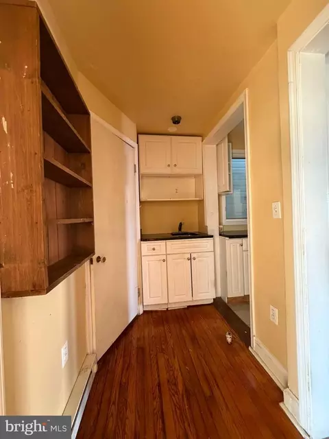 Entry Way - 403 E 31st St, Baltimore, MD 21218 photo 9 of 13