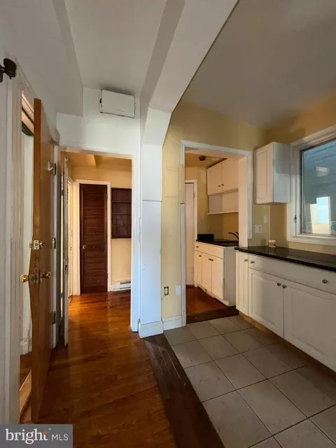 Entry Way - 403 E 31st St, Baltimore, MD 21218 photo 12 of 13