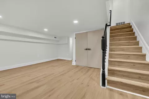 Entry Way - 2632 Garrett Ave, Baltimore, MD 21218 photo 9 of 10