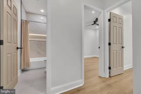 Entry Way - 2632 Garrett Ave, Baltimore, MD 21218 photo 6 of 10