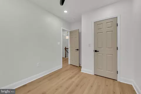 Entry Way - 2632 Garrett Ave, Baltimore, MD 21218 photo 7 of 10