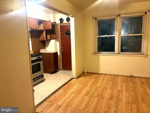 Living - 400 Imla St, Baltimore, MD 21224 photo 2 of 4