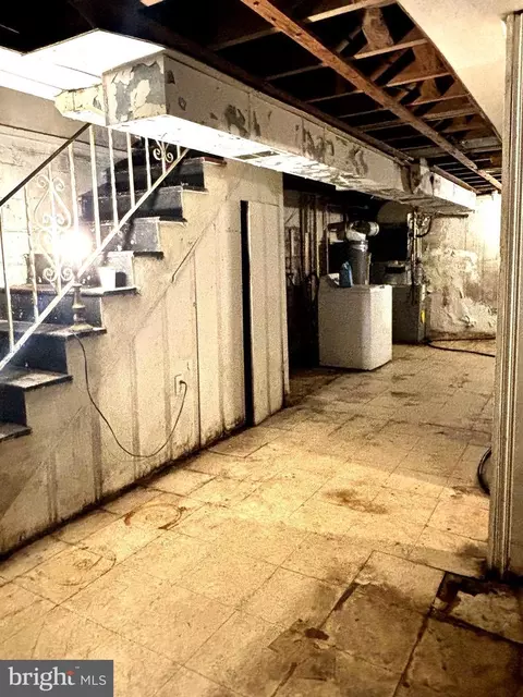 Entry Way - 400 Imla St, Baltimore, MD 21224 photo 6 of 7