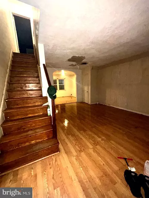 Entry Way - 400 Imla St, Baltimore, MD 21224 photo 3 of 7