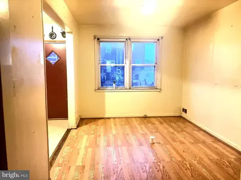 Living - 400 Imla St, Baltimore, MD 21224 photo 3 of 4