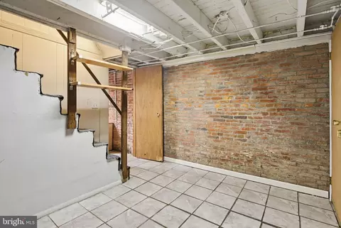 Entry Way - 608 E Fort Ave, Baltimore, MD 21230 photo 5 of 5