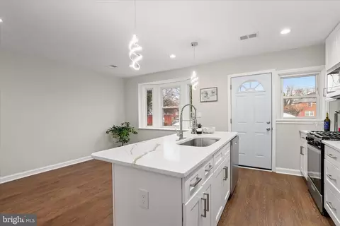 Entry Way - 1241 E Belvedere Ave, Baltimore, MD 21239 photo 4 of 4