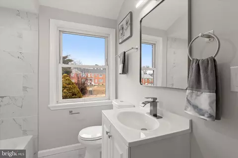 Bath - 1241 E Belvedere Ave, Baltimore, MD 21239 photo 1 of 3