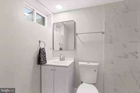Bath - 1241 E Belvedere Ave, Baltimore, MD 21239 photo 3 of 3