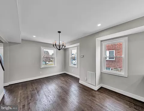 Entry Way - 4902 Walther Ave, Baltimore, MD 21214 photo 4 of 6