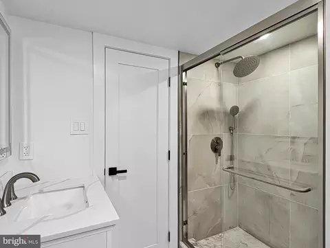 Bath - 4902 Walther Ave, Baltimore, MD 21214 photo 4 of 5