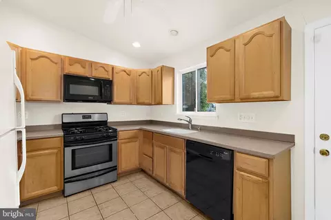 Kitchen - 1407 Mchenry St, Baltimore, MD 21223 photo 2 of 2