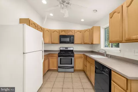Kitchen - 1407 Mchenry St, Baltimore, MD 21223 photo 1 of 2