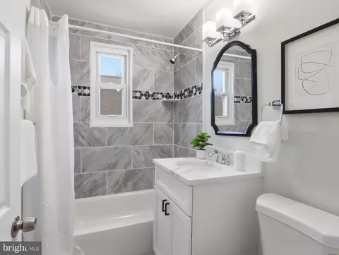 Bath - 3917 Stokes Dr, Baltimore, MD 21229 photo 2 of 2