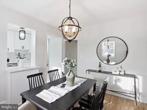 Dining - 3917 Stokes Dr, Baltimore, MD 21229 photo 1 of 3