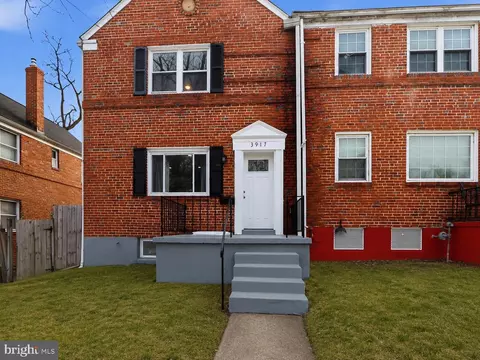 3917 Stokes Dr, Baltimore, MD 21229