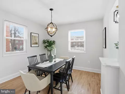 Dining - 3917 Stokes Dr, Baltimore, MD 21229 photo 3 of 3