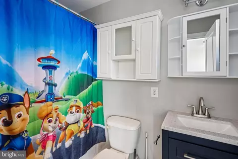 Bath - 19 S Regester St, Baltimore, MD 21231 photo 2 of 2