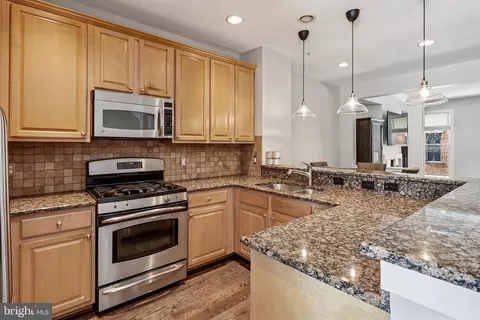 Kitchen - 19 S Regester St, Baltimore, MD 21231 photo 1 of 2