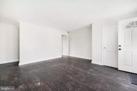 Entry Way - 4629 Chatford Ave, Baltimore, MD 21206 photo 1 of 8