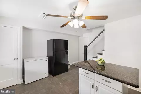Entry Way - 4629 Chatford Ave, Baltimore, MD 21206 photo 5 of 8