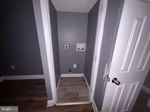 Entry Way - 207 S Pulaski St, Baltimore, MD 21223 photo 2 of 8
