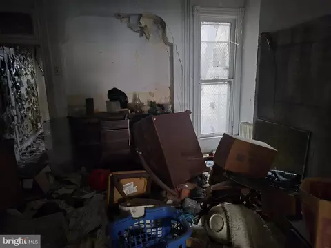Entry Way - 1832 W Lanvale St, Baltimore, MD 21217 photo 1 of 6