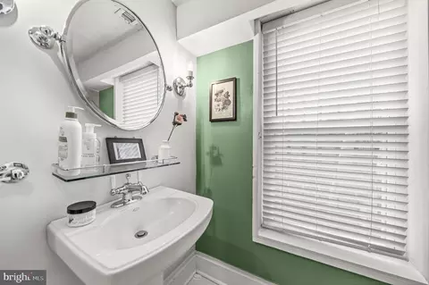 Bath - 225 W 227 W Read St, Baltimore, MD 21201 photo 2 of 2