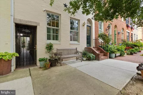 Exterior - 809 William St, Baltimore, MD 21230 photo 2 of 4