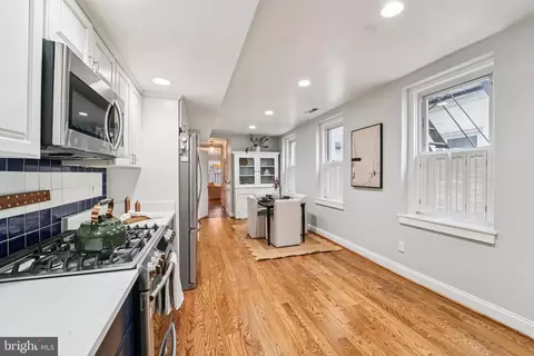 Entry Way - 809 William St, Baltimore, MD 21230 photo 3 of 5