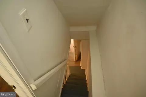 Entry Way - 3613 Greenmount Ave, Baltimore, MD 21218 photo 6 of 9