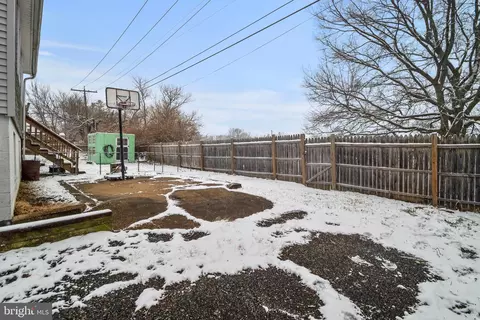 Exterior - 3636 Coolidge Ave, Baltimore, MD 21229 photo 4 of 4