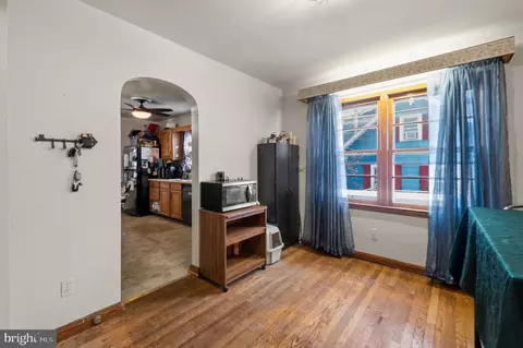 Entry Way - 3636 Coolidge Ave, Baltimore, MD 21229 photo 1 of 5